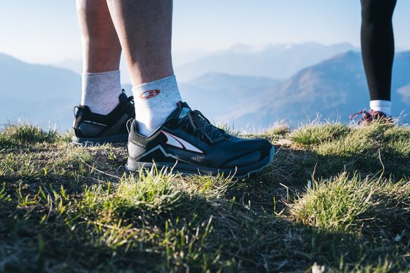 Кросівки для бігу чоловічі Altra Lone Peak 5 (темно-сірий), 41, Середня