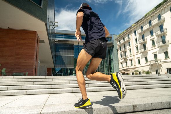 Кросівки для бігу чоловічі Altra Paradigm 5.0 (чорно-жовтий), 42.5, Висока